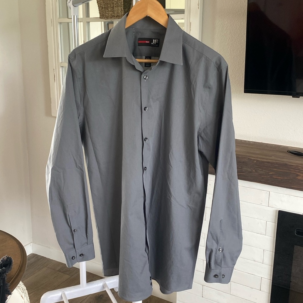 J. Ferrar Men’s button up dress shirt